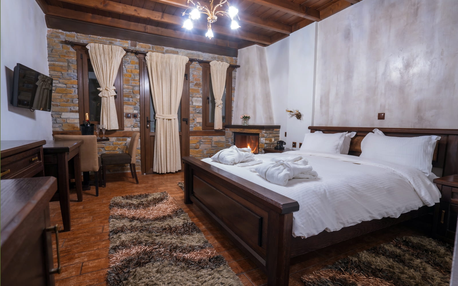 Deluxe Double with Fireplace